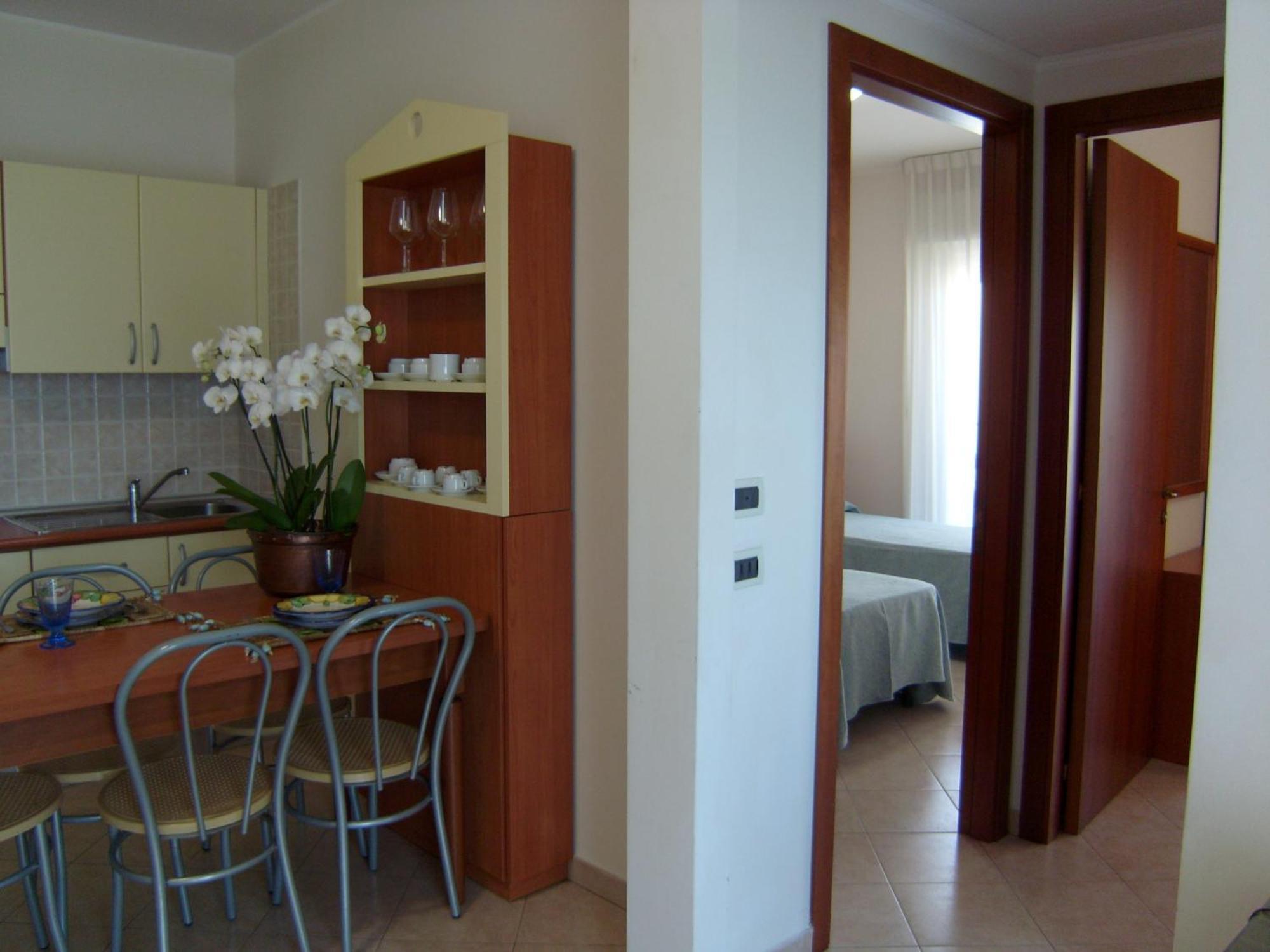 Residence Torre Del Mar Alba Adriatica Cameră foto