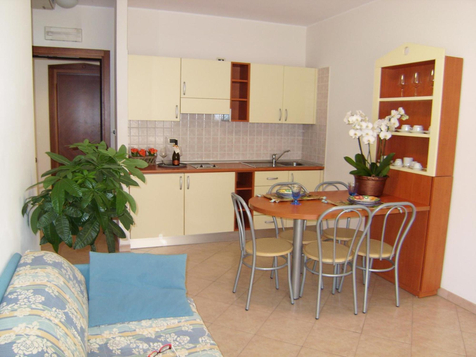 Residence Torre Del Mar Alba Adriatica Cameră foto